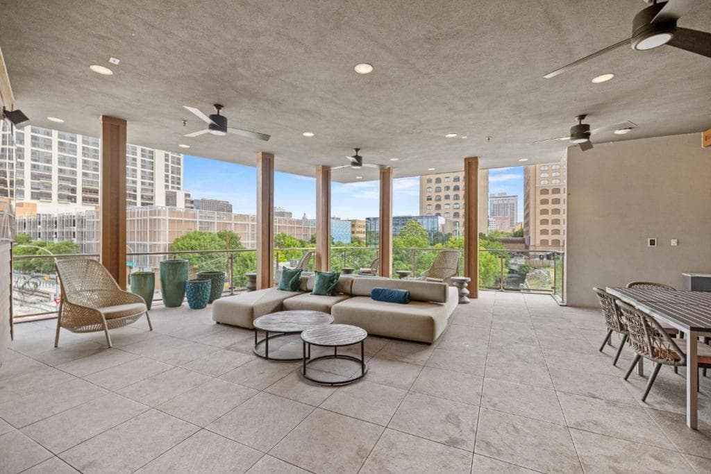 Placemakr Austin Downtown